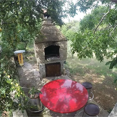 In With 2 Bedrooms, Jacuzzi And Wifi Apartment *