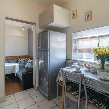 In With 2 Bedrooms, Jacuzzi And Wifi Apartment *