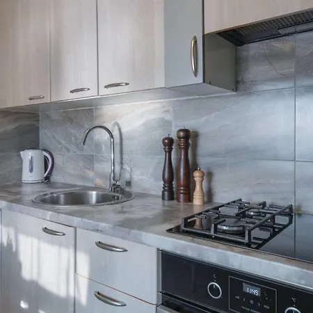 In With 2 Bedrooms, Jacuzzi And Wifi * Pula