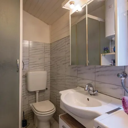 In With 2 Bedrooms, Jacuzzi And Wifi * Pula