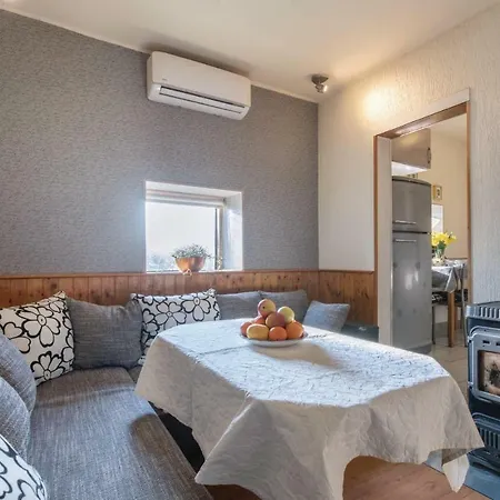Apartmán In With 2 Bedrooms, Jacuzzi And Wifi *